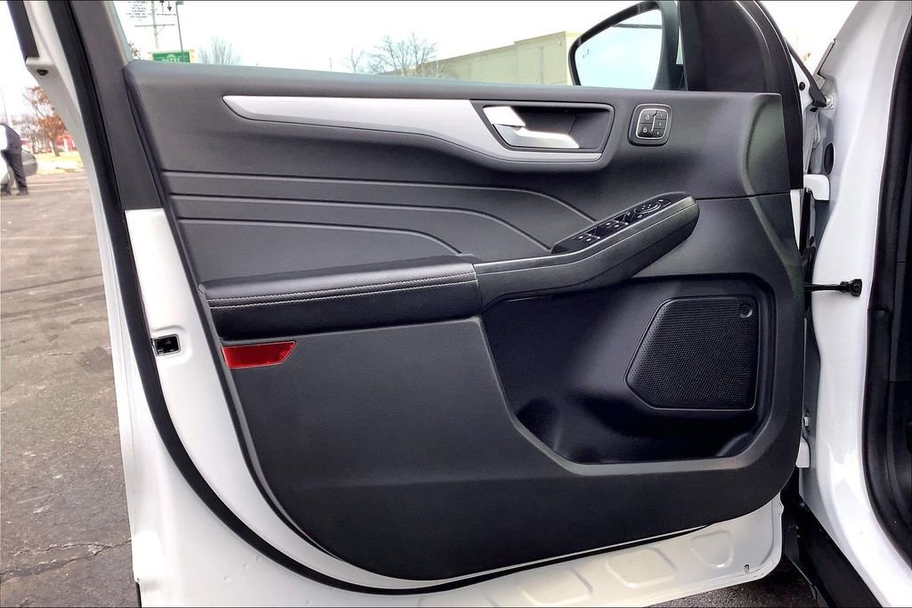 Used 2023 Ford Escape Platinum image 25