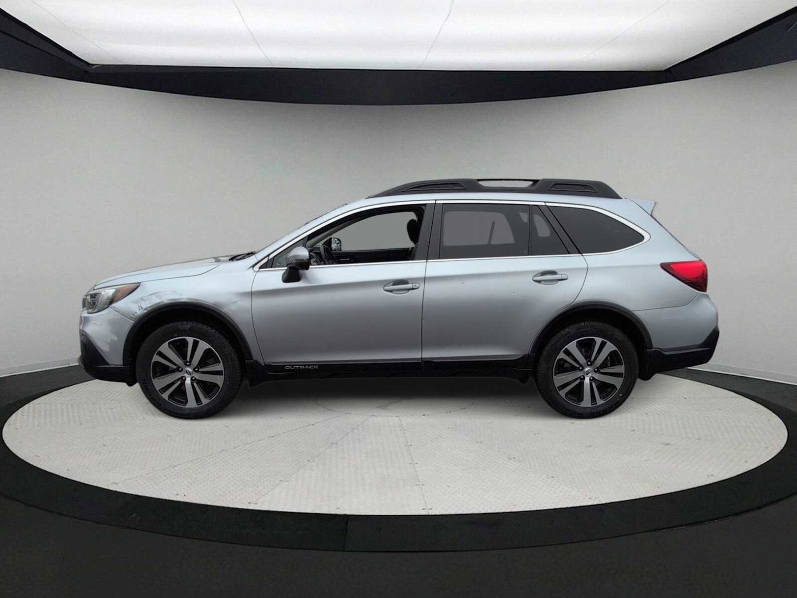Used 2018 Subaru Outback 2.5i Limited image 5
