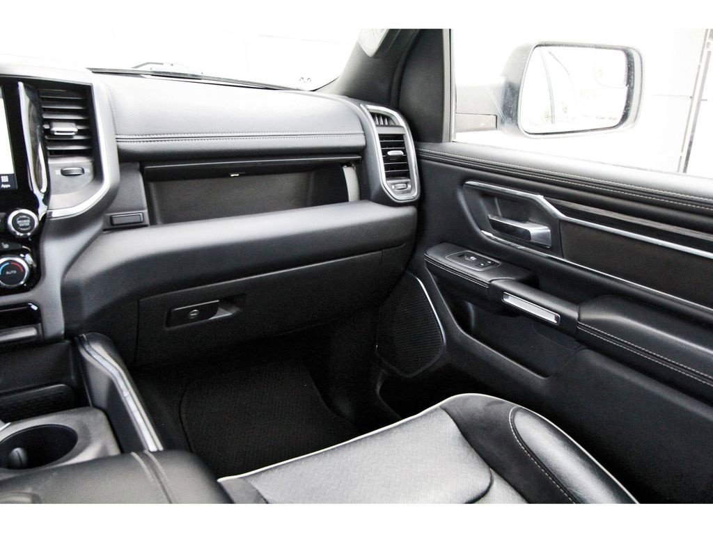 Used 2024 RAM 1500 Laramie AWD/4WD image 10