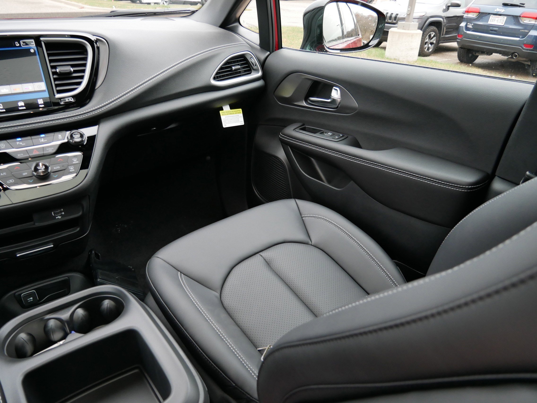 New 2026 Chrysler Pacifica Select image 11