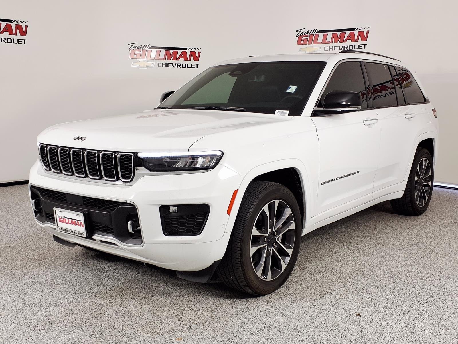 Used 2024 Jeep Grand Cherokee Overland w/ Luxury Tech Group IV image 4