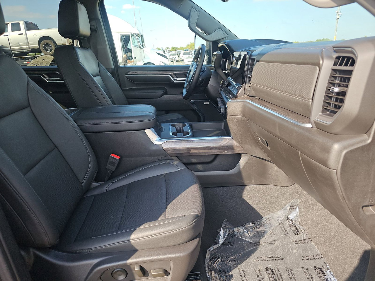 Used 2024 Chevrolet Silverado 3500 LTZ w/ LTZ Texas Edition image 7