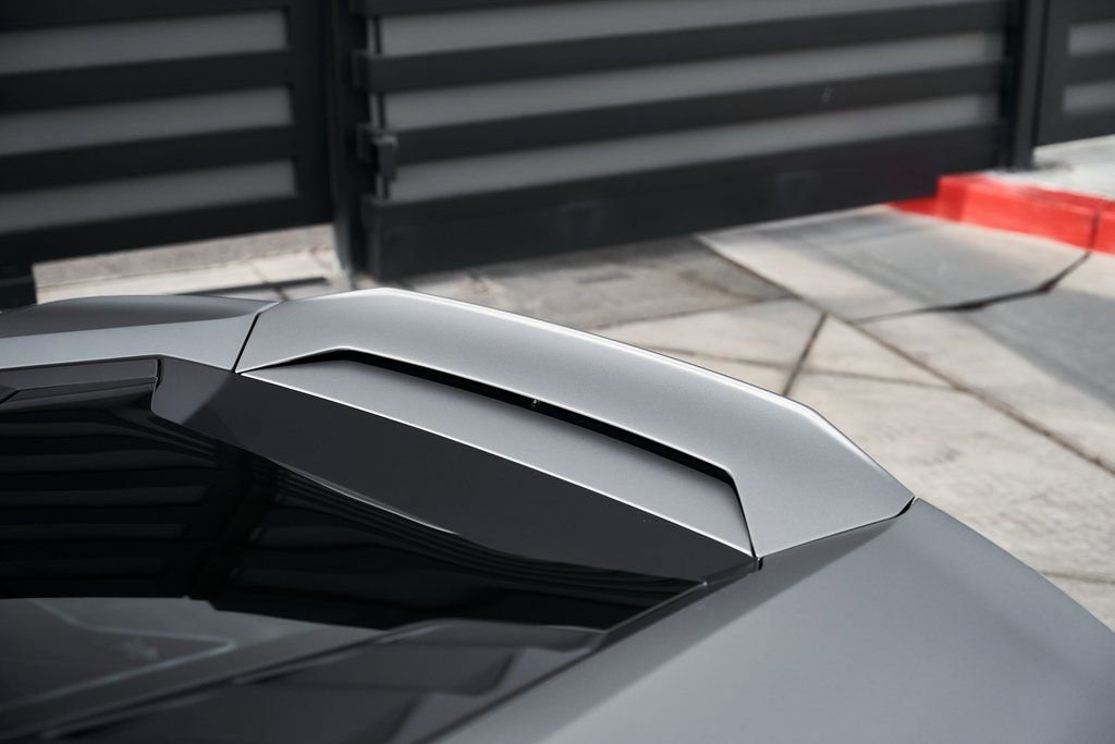 Used 2023 Lamborghini Huracan EVO image 11