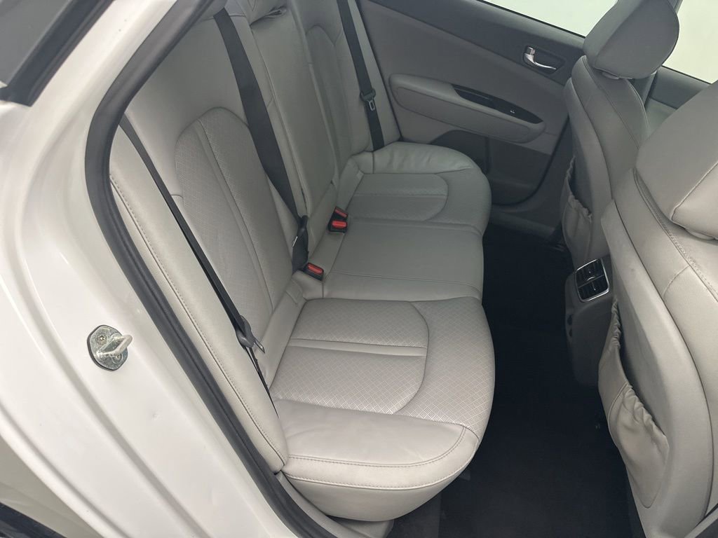 Used 2017 Kia Optima EX image 10