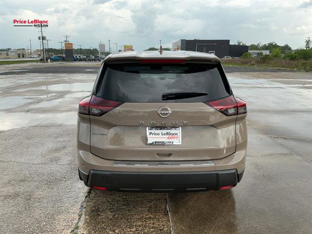 Used 2025 Nissan Rogue SV image 7