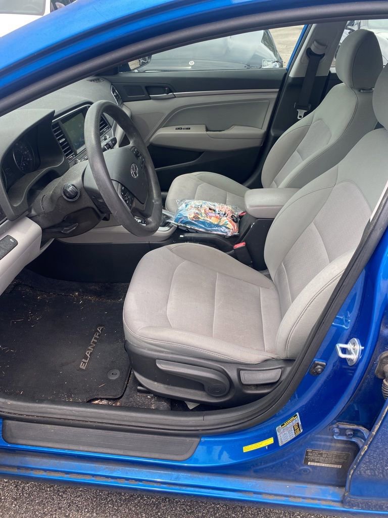 Used 2017 Hyundai Elantra SE FWD image 4
