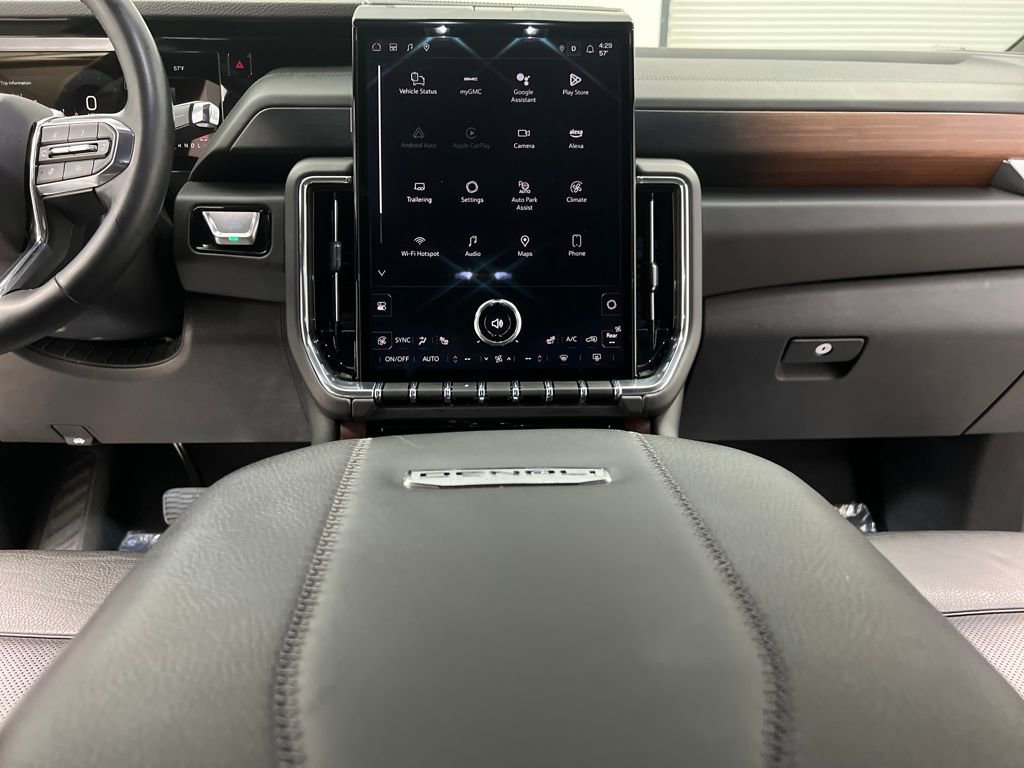 Used 2025 GMC Yukon Denali image 44