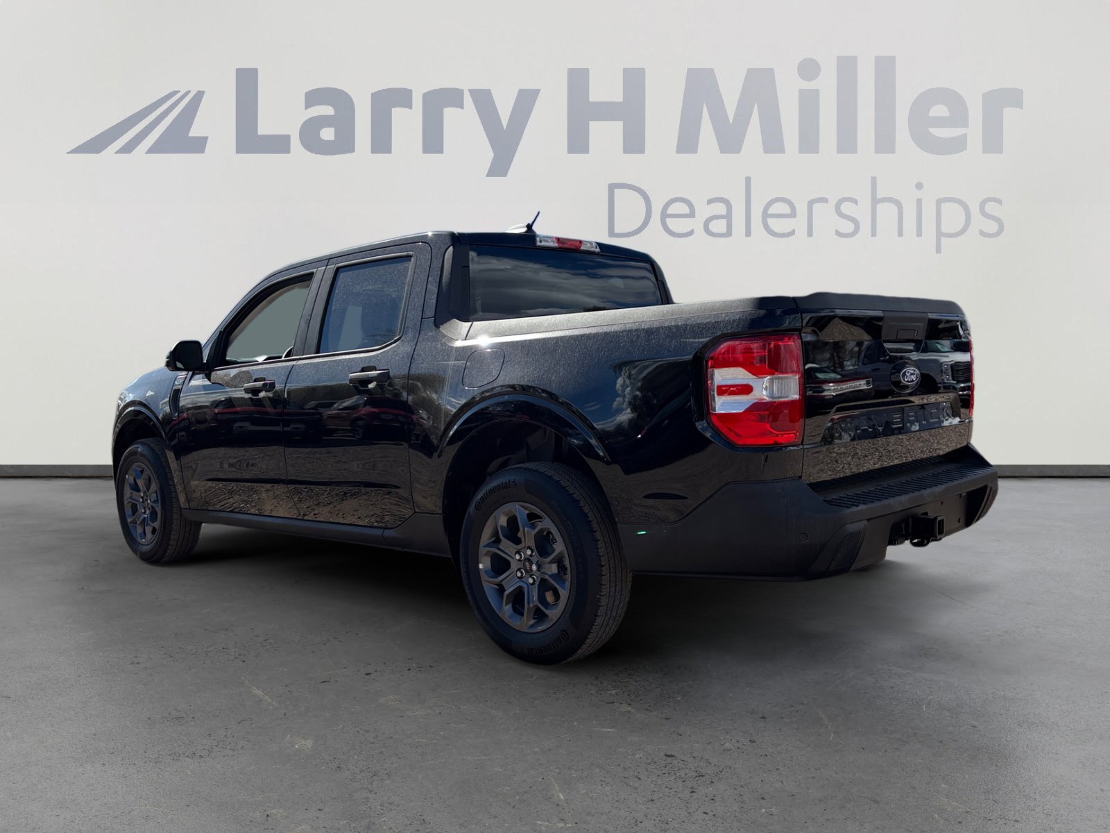 New 2025 Ford Maverick XLT w/ XLT Luxury Package image 3