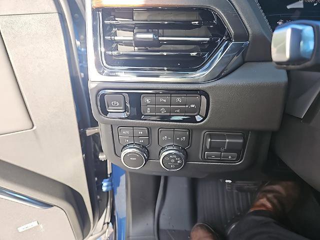 New 2026 GMC Yukon Denali w/ Advanced Technology Package image 12