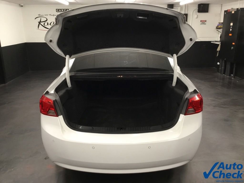 Used 2016 Chevrolet Impala LT w/ Convenience Package image 12