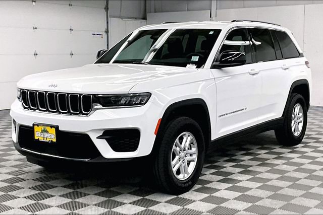 Used 2024 Jeep Grand Cherokee Laredo w/ Luxury Tech Group I image 12