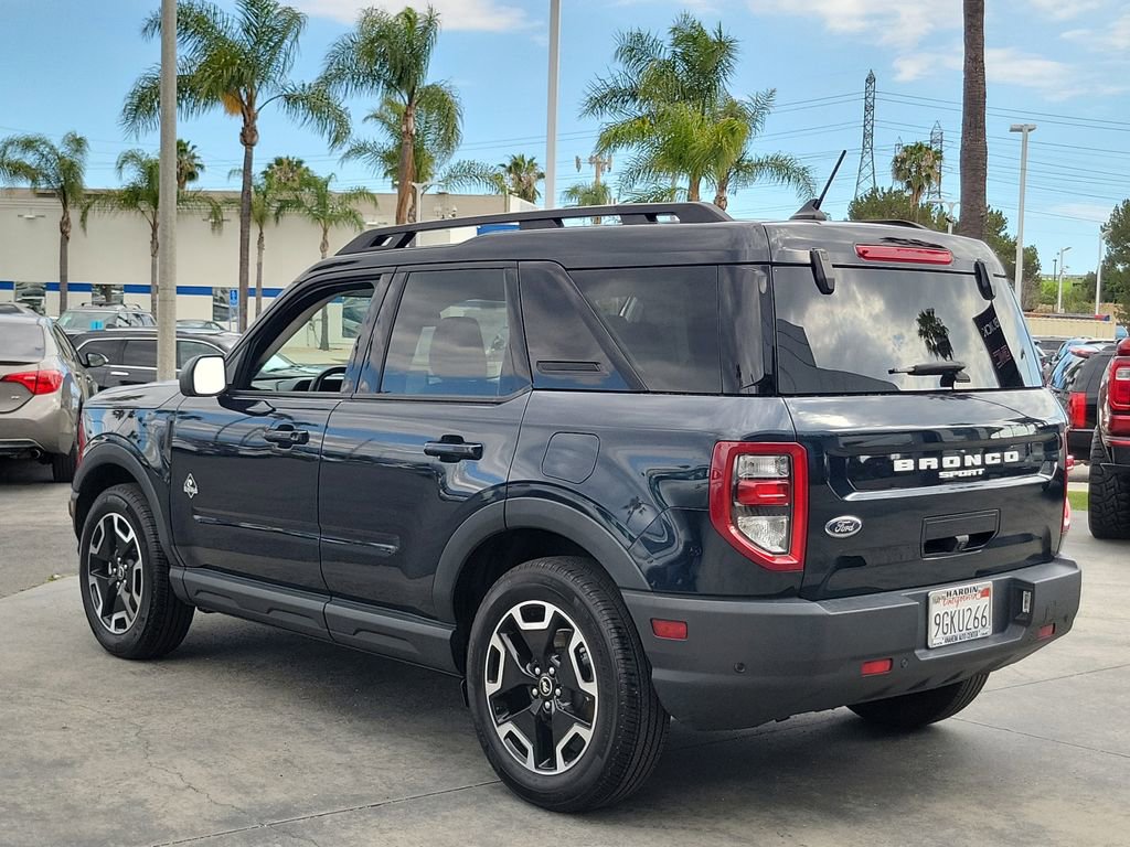 Used 2023 Ford Bronco Sport Outer Banks w/ Tech Package AWD/4WD image 3