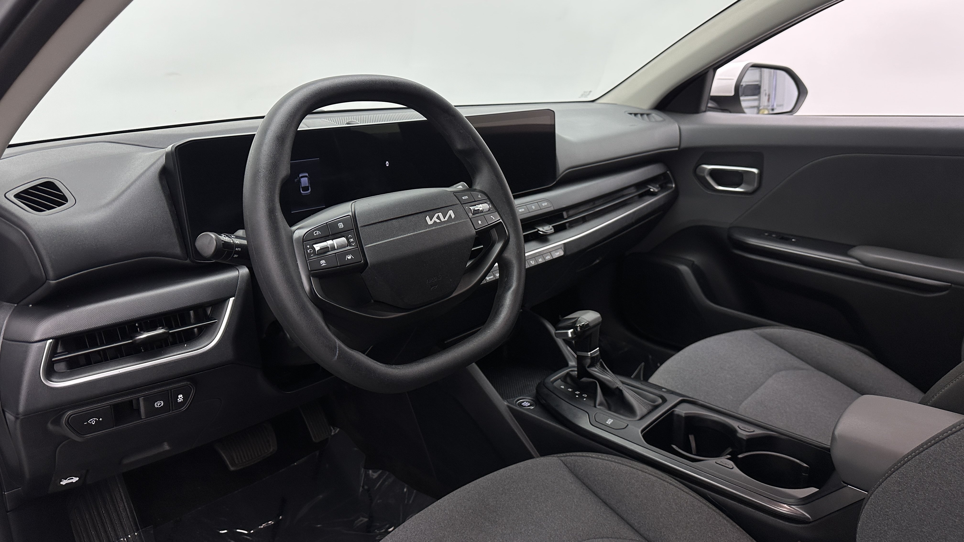 Used 2025 Kia K4 FWD image 11