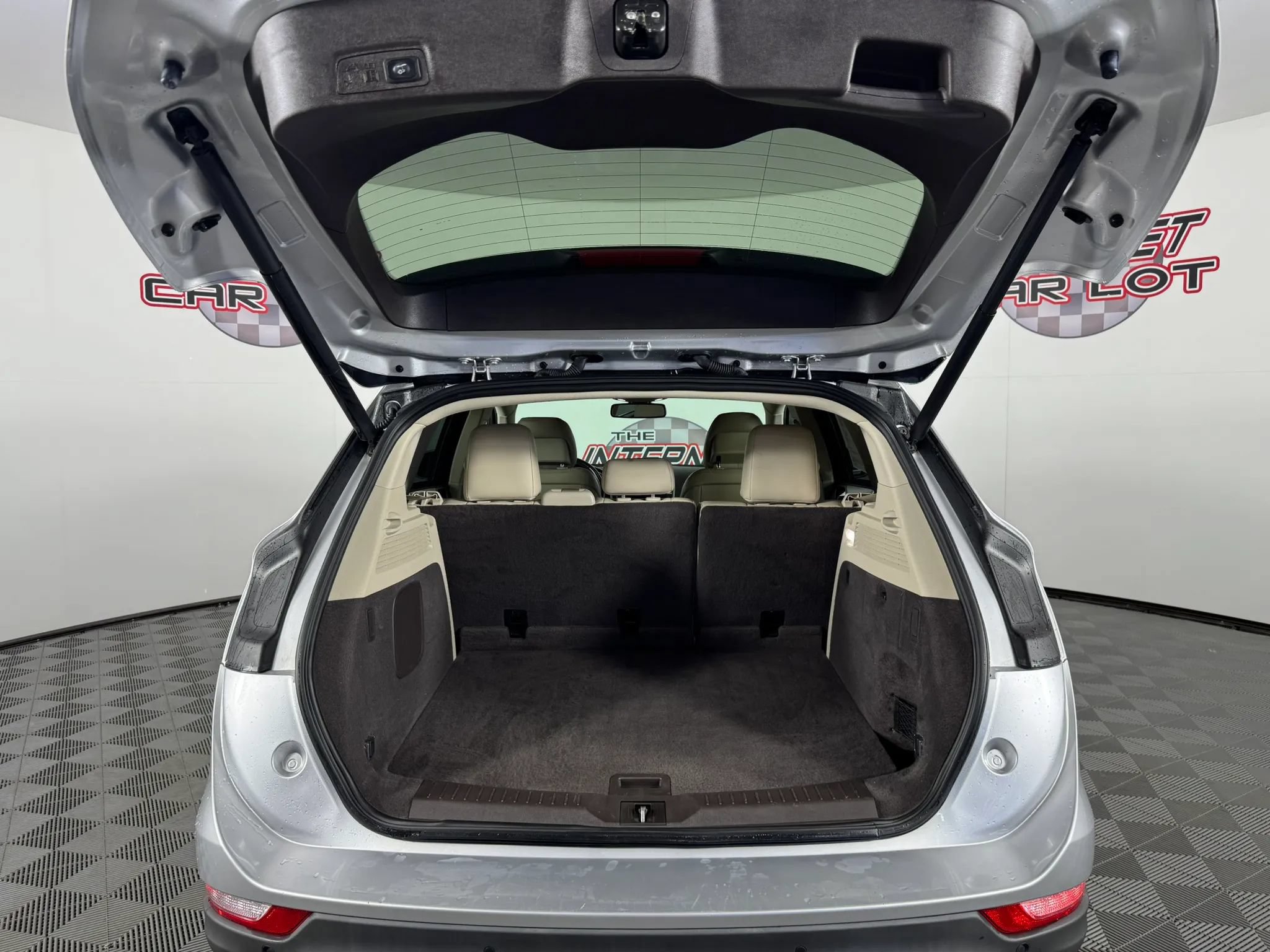 Used 2019 Lincoln MKC Select w/ Select Plus Package AWD/4WD image 28