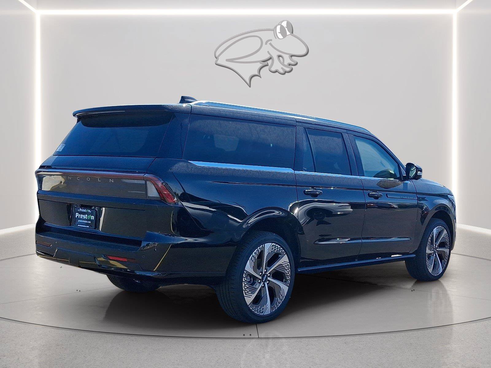New 2026 Lincoln Navigator L Black Label AWD/4WD image 3