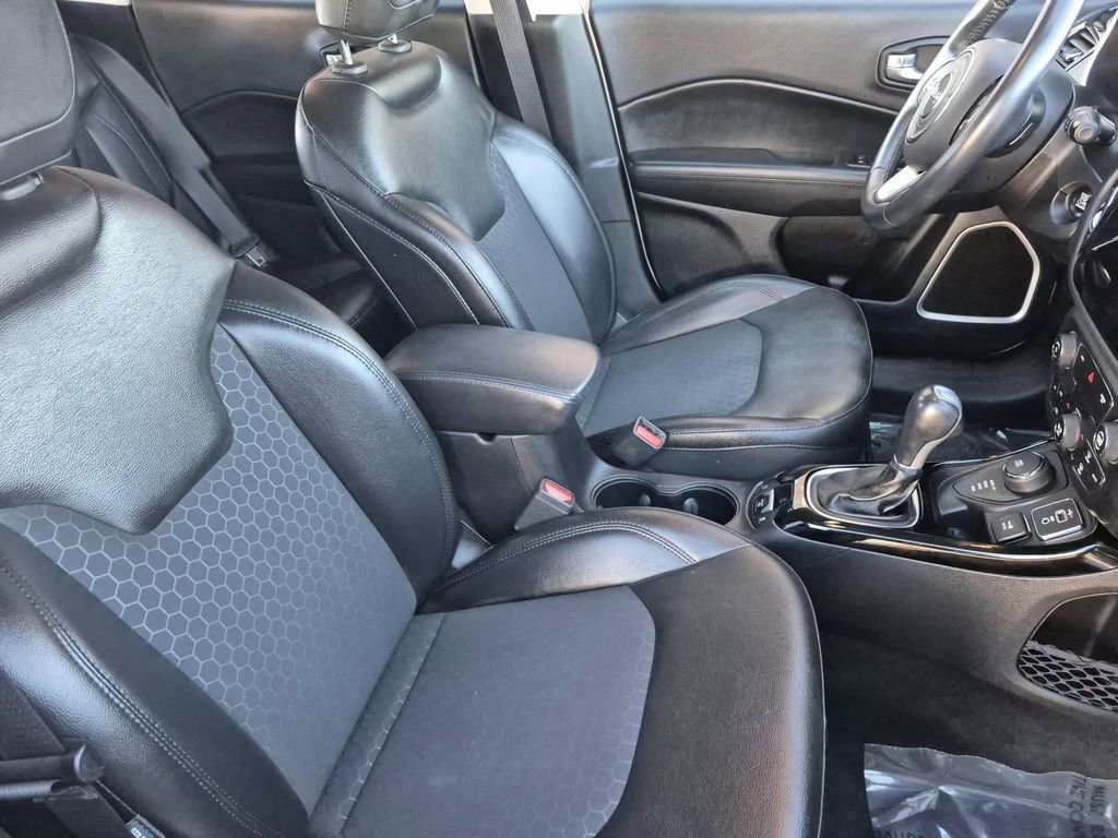 Used 2019 Jeep Compass Latitude AWD/4WD image 16