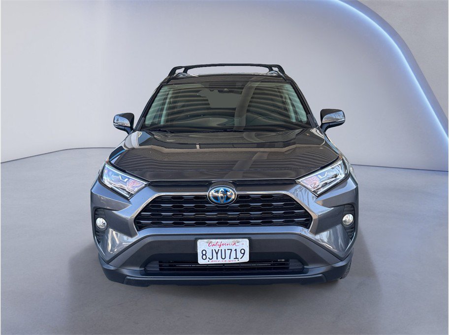 Used 2019 Toyota RAV4 XLE AWD/4WD image 2