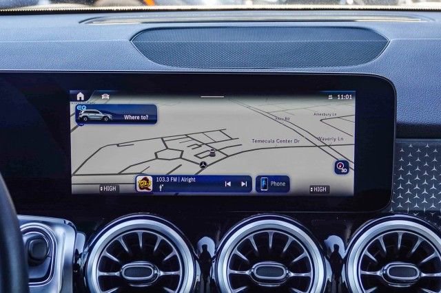 Used 2024 Mercedes-Benz EQB 300 4MATIC image 14