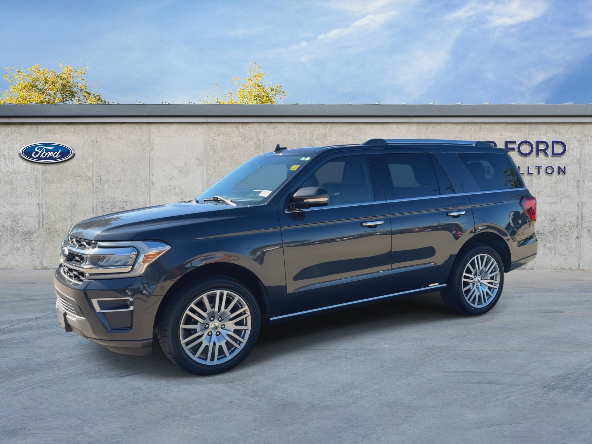 Certified 2024 Ford Expedition Limited AWD/4WD image 4