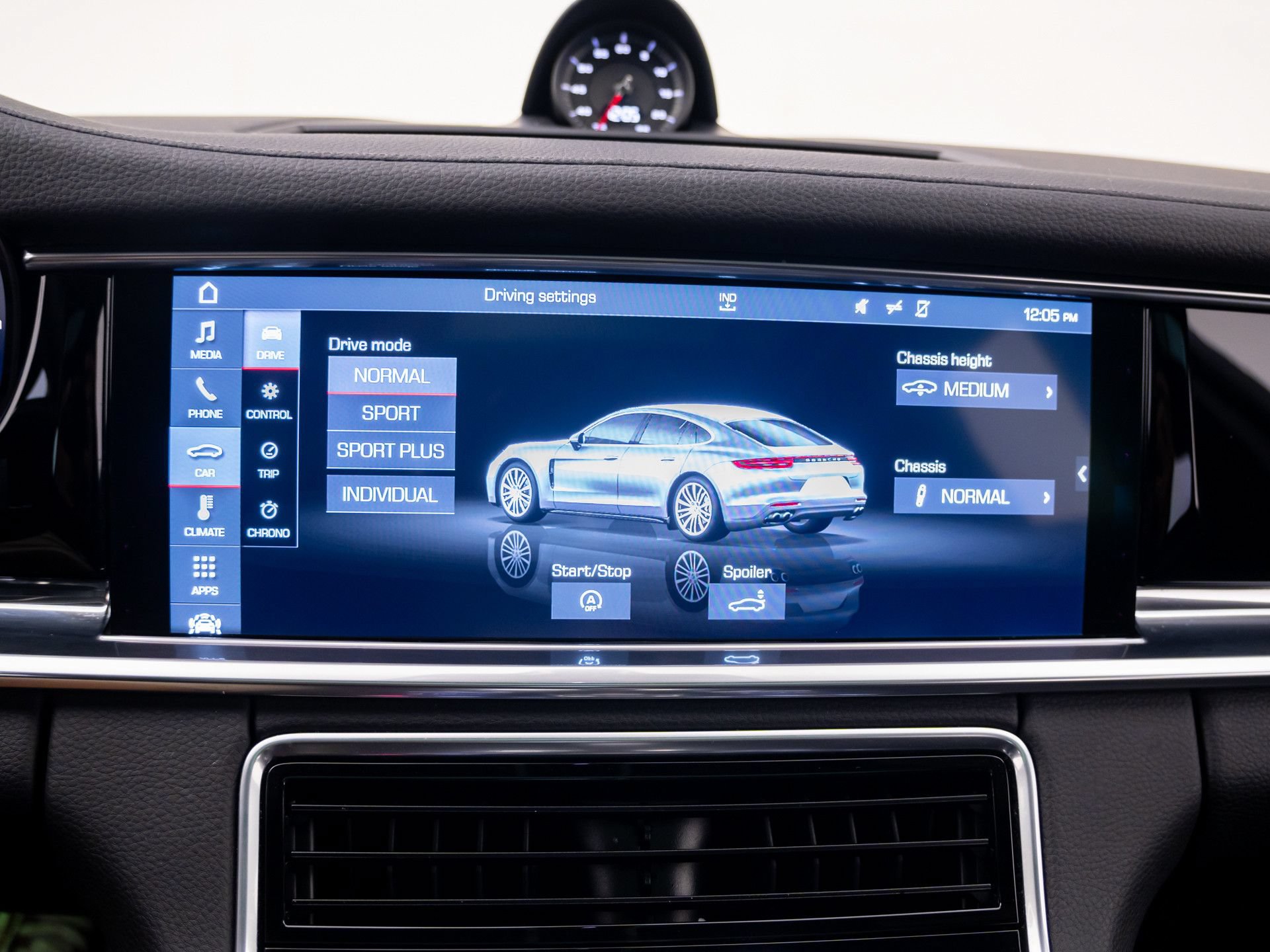 Used 2018 Porsche Panamera 4 AWD/4WD image 24
