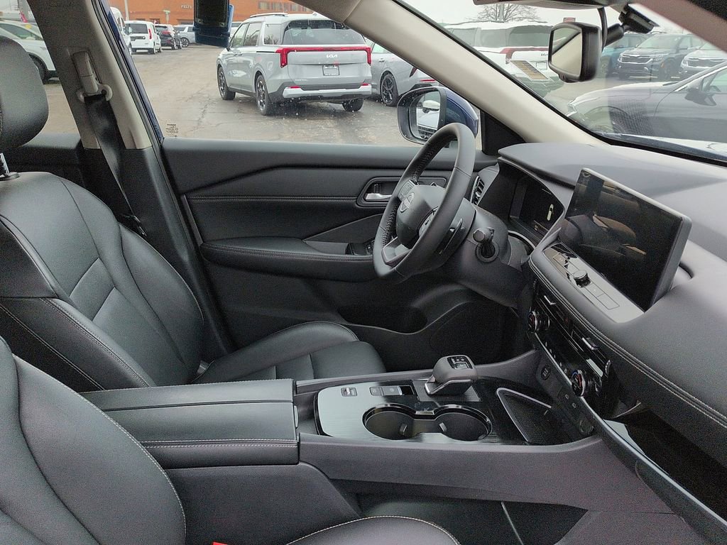 Used 2026 Nissan Rogue SL image 7