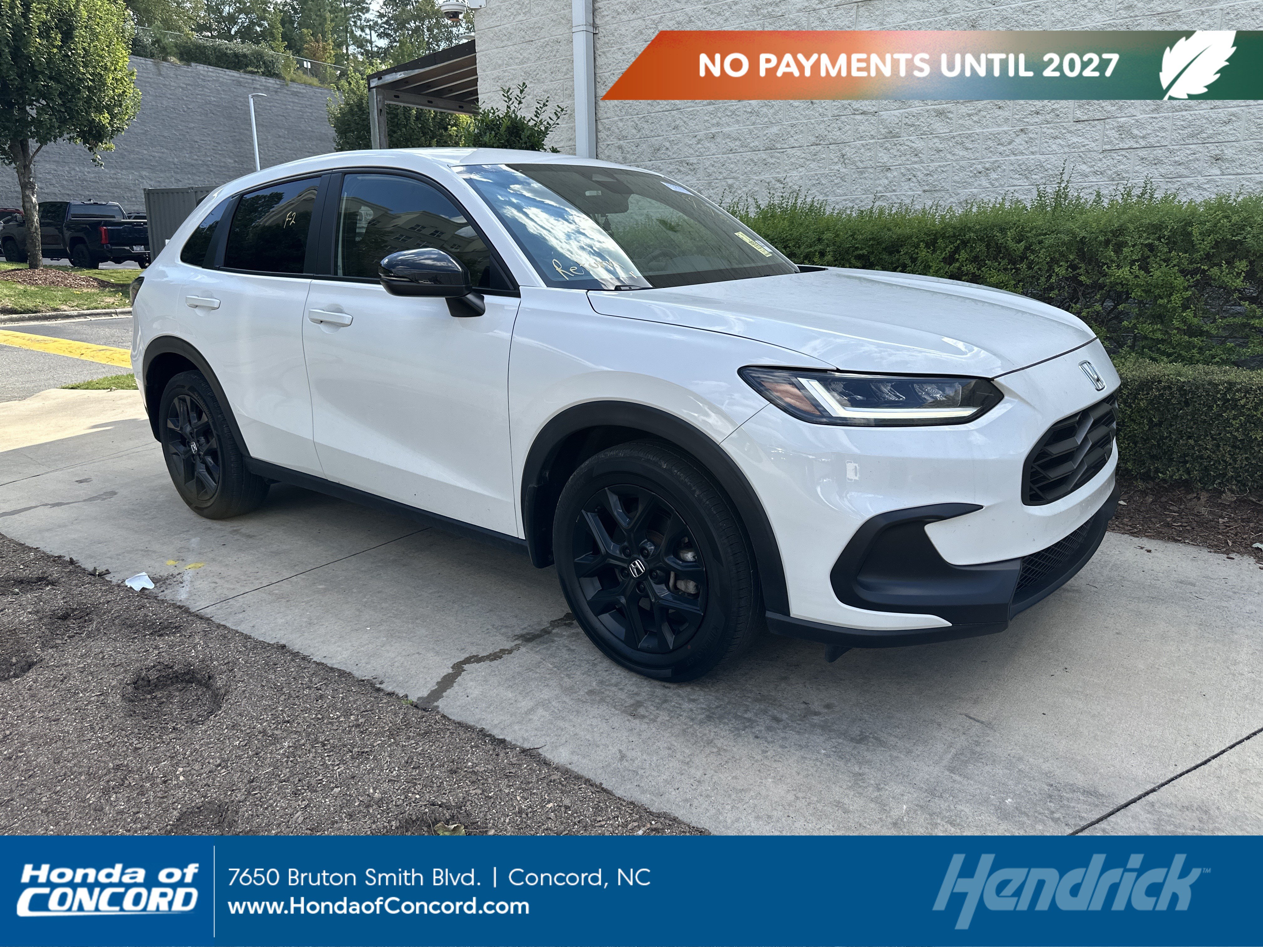 Certified 2025 Honda HR-V Sport image 1