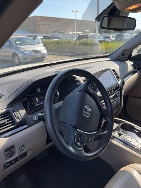 Used 2016 Honda Pilot Touring image 12