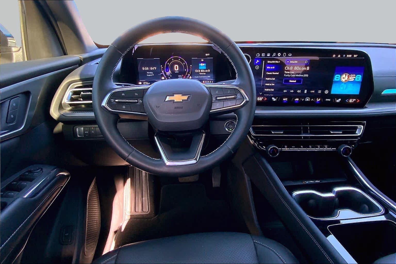 Used 2025 Chevrolet Traverse LT FWD image 6