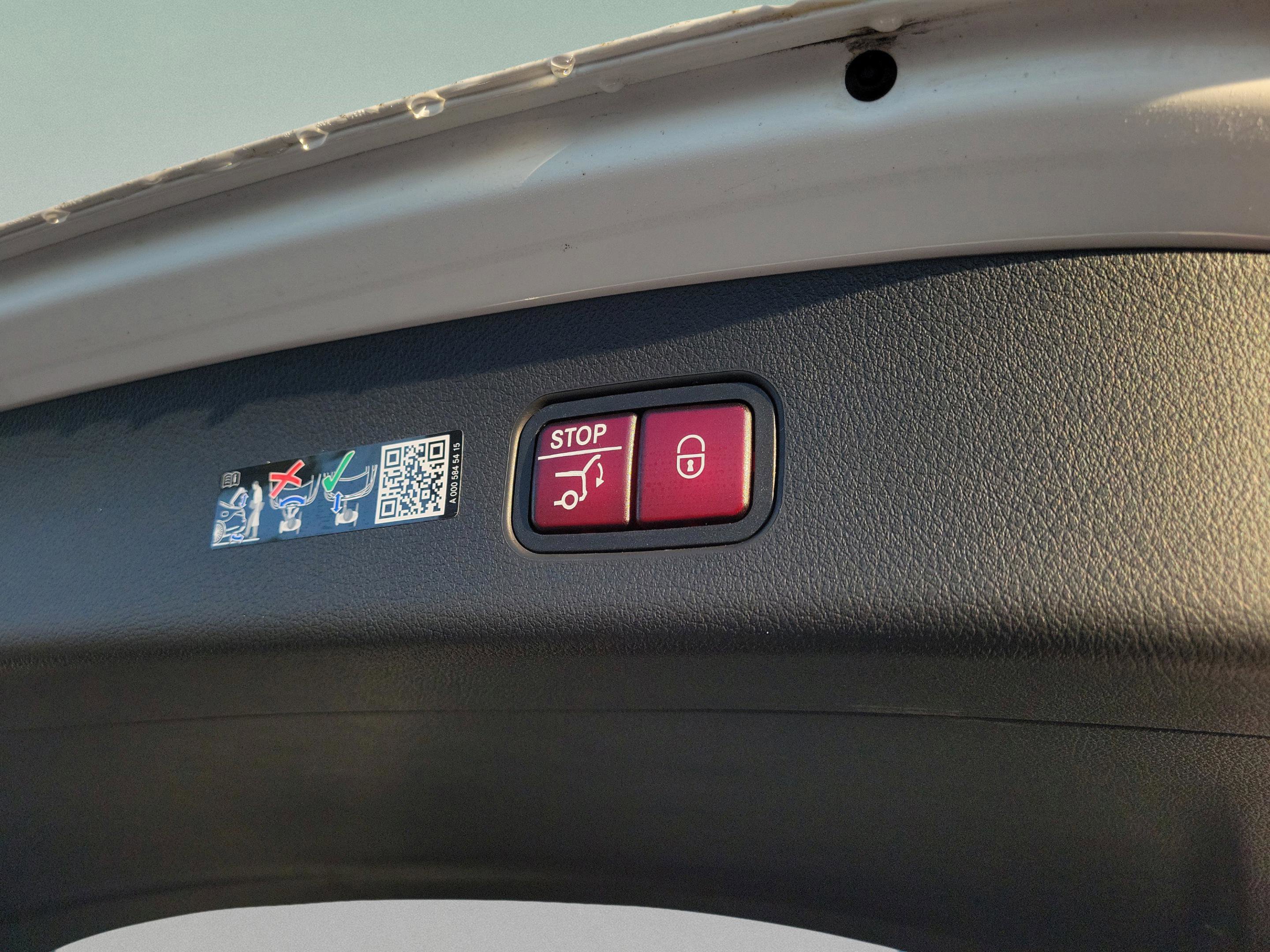 Certified 2026 Mercedes-Benz GLC 300 image 9