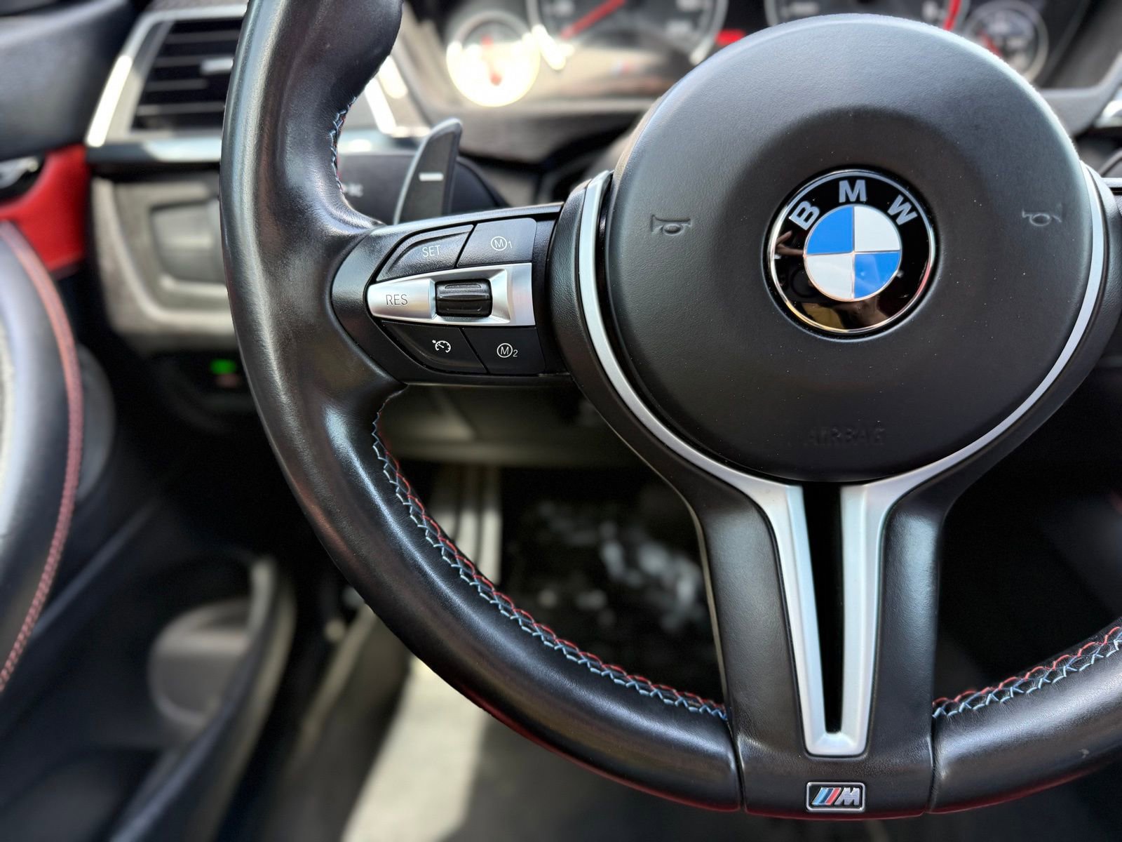 Used 2019 BMW M4 Convertible image 25