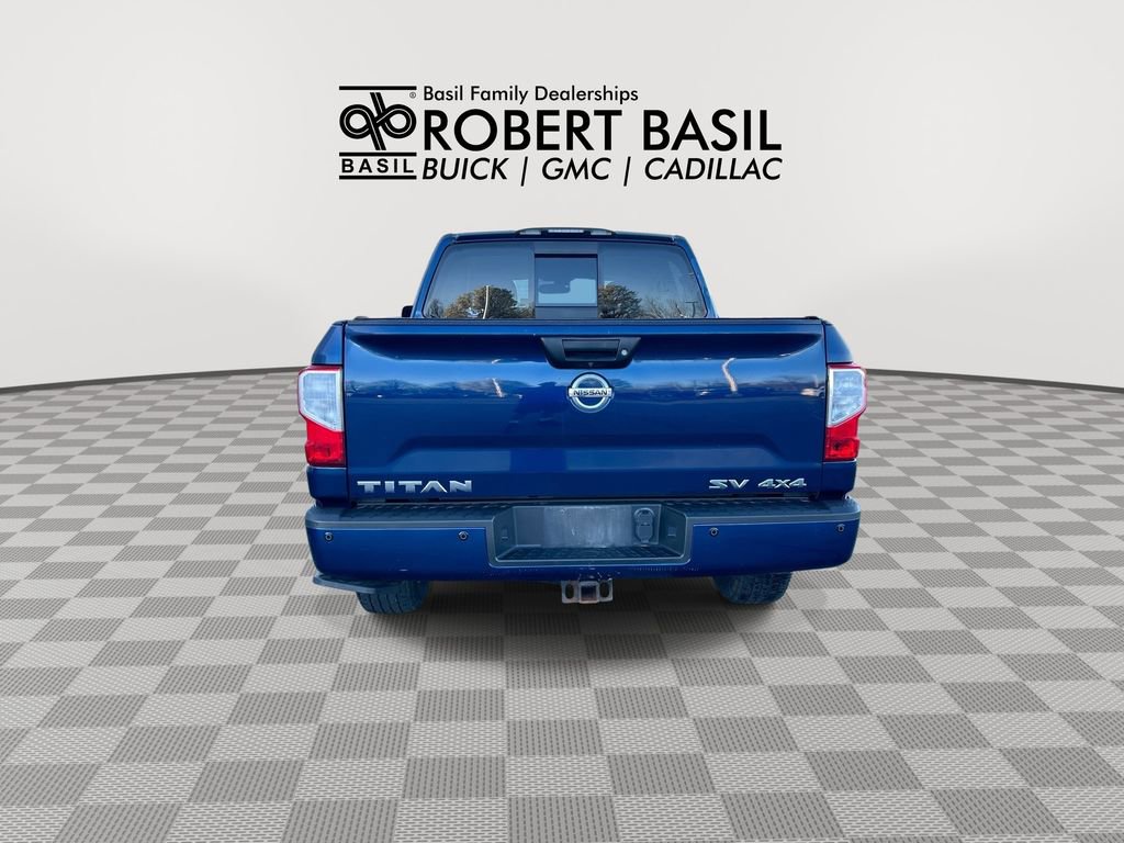 Used 2018 Nissan Titan SV w/ SV Convenience Package AWD/4WD image 7