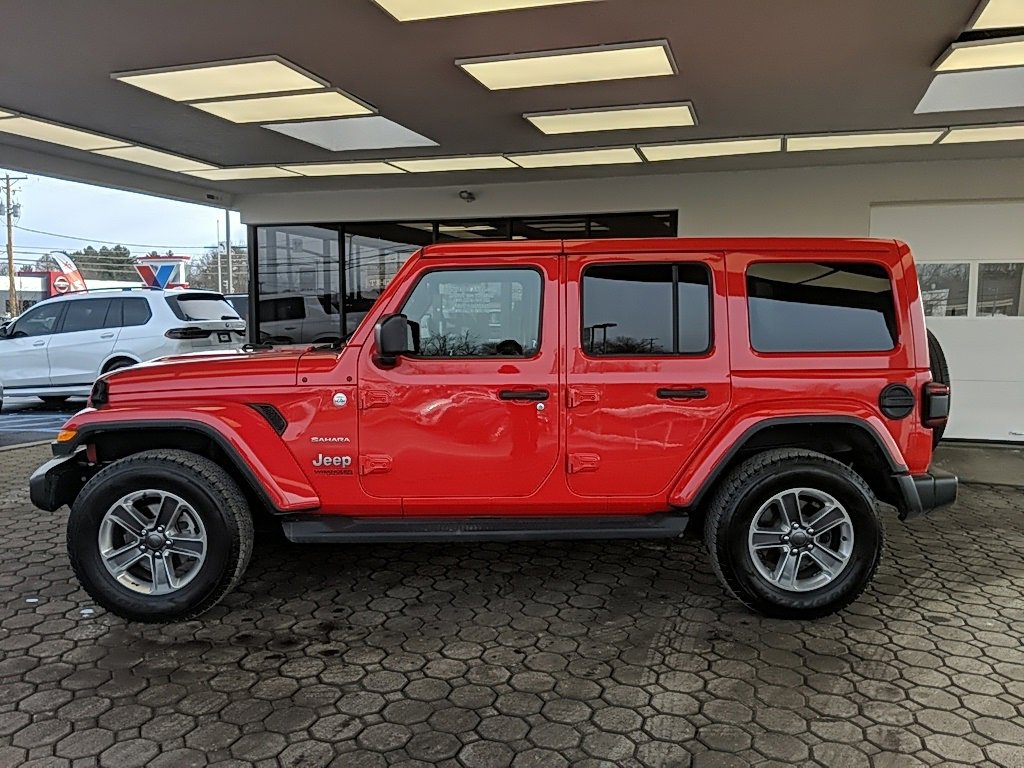 Used 2018 Jeep Wrangler Unlimited Sahara image 9