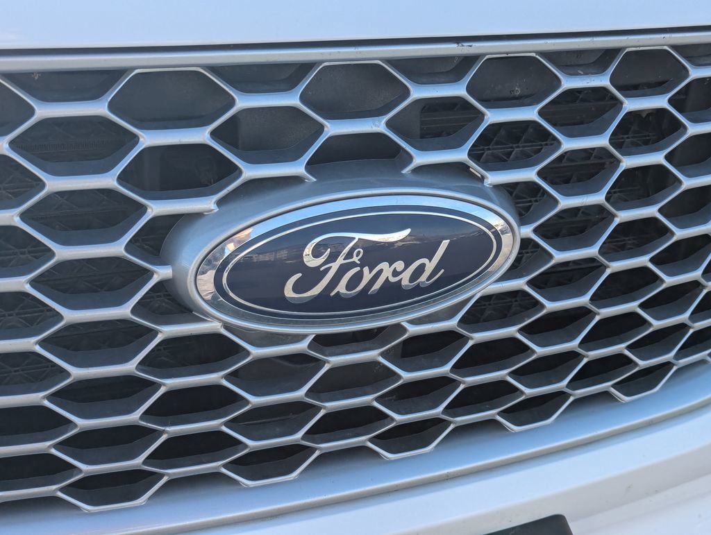 Used 2024 Ford Edge SEL AWD/4WD image 11