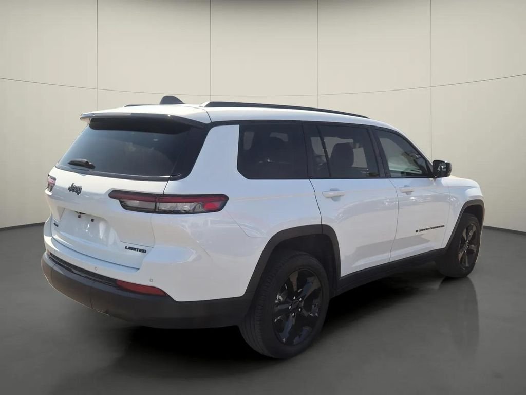 Used 2023 Jeep Grand Cherokee L Limited w/ Black Appearance Package AWD/4WD image 7