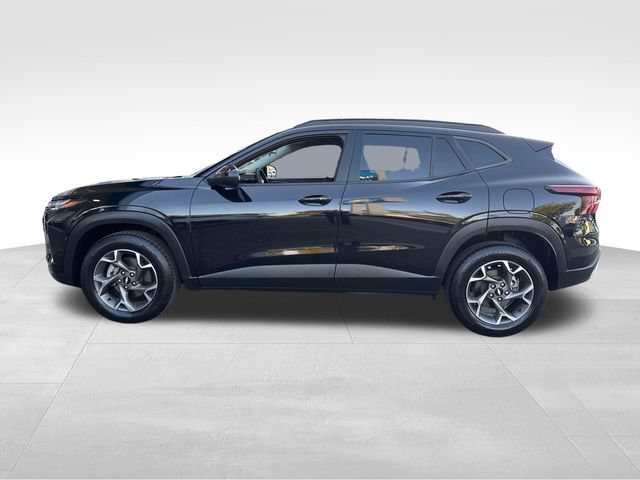 Certified 2025 Chevrolet Trax LT w/ Driver Confidence Package FWD video 2