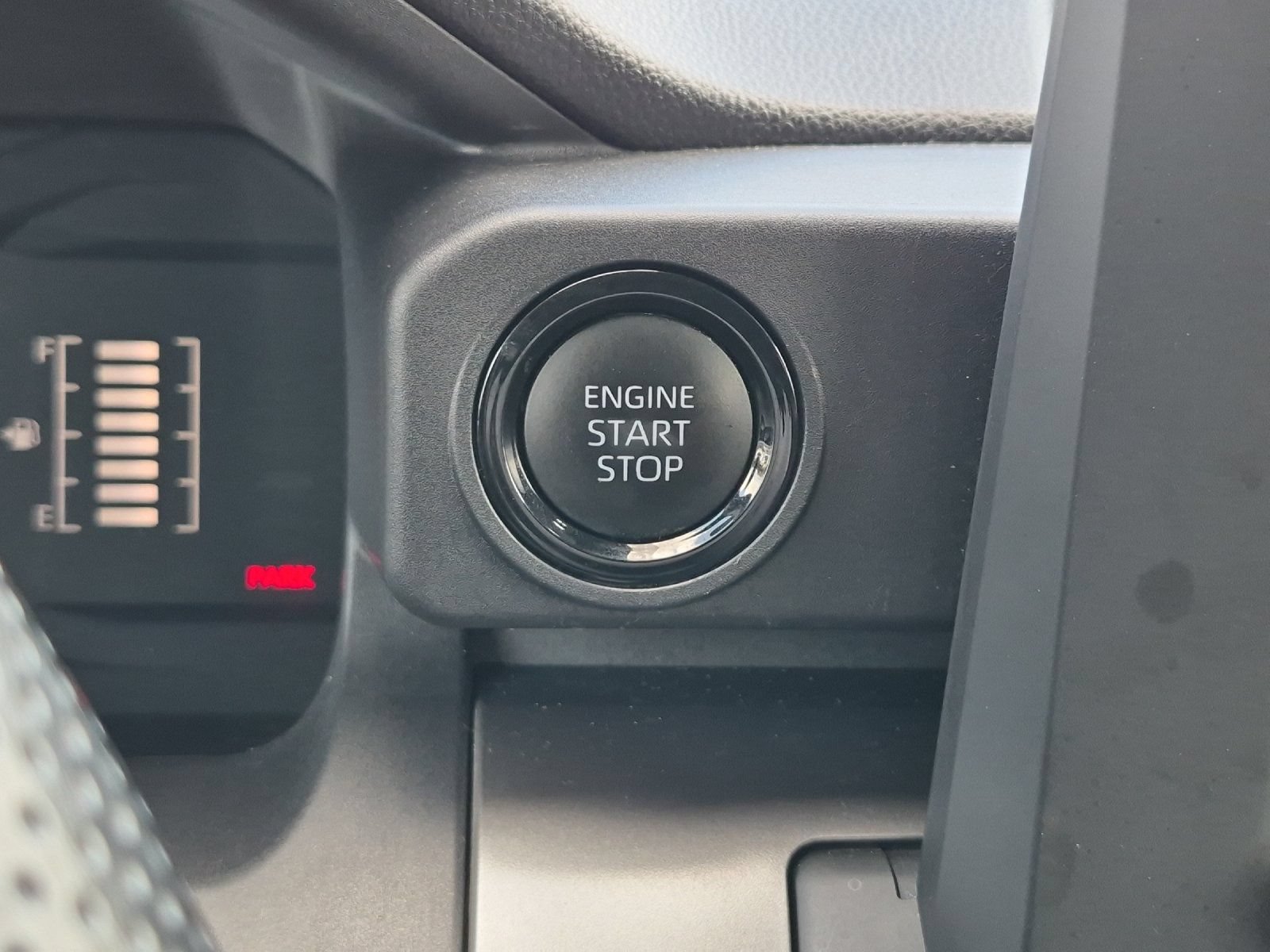 Used 2024 Toyota Tacoma SR5 AWD/4WD image 19
