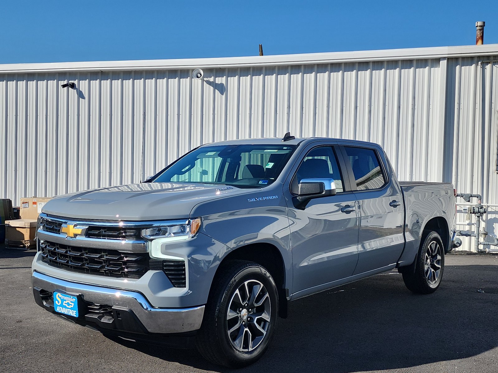 Used 2024 Chevrolet Silverado 1500 LT AWD/4WD image 1