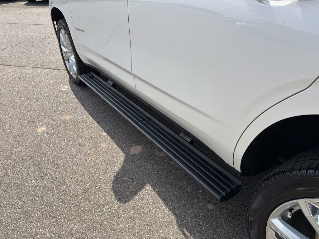 Used 2023 Chevrolet Tahoe High Country w/ Premium Package 2 AWD/4WD image 17