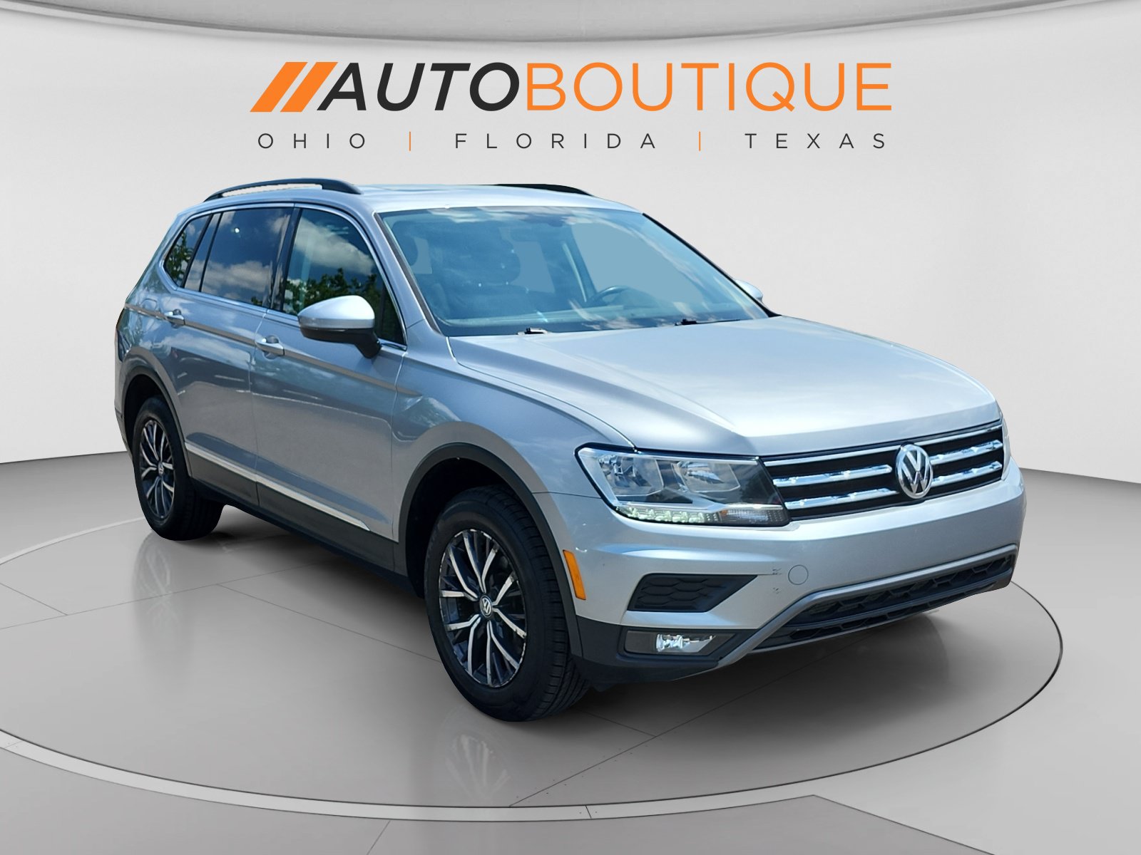 Used 2020 Volkswagen Tiguan SEL AWD/4WD image 7