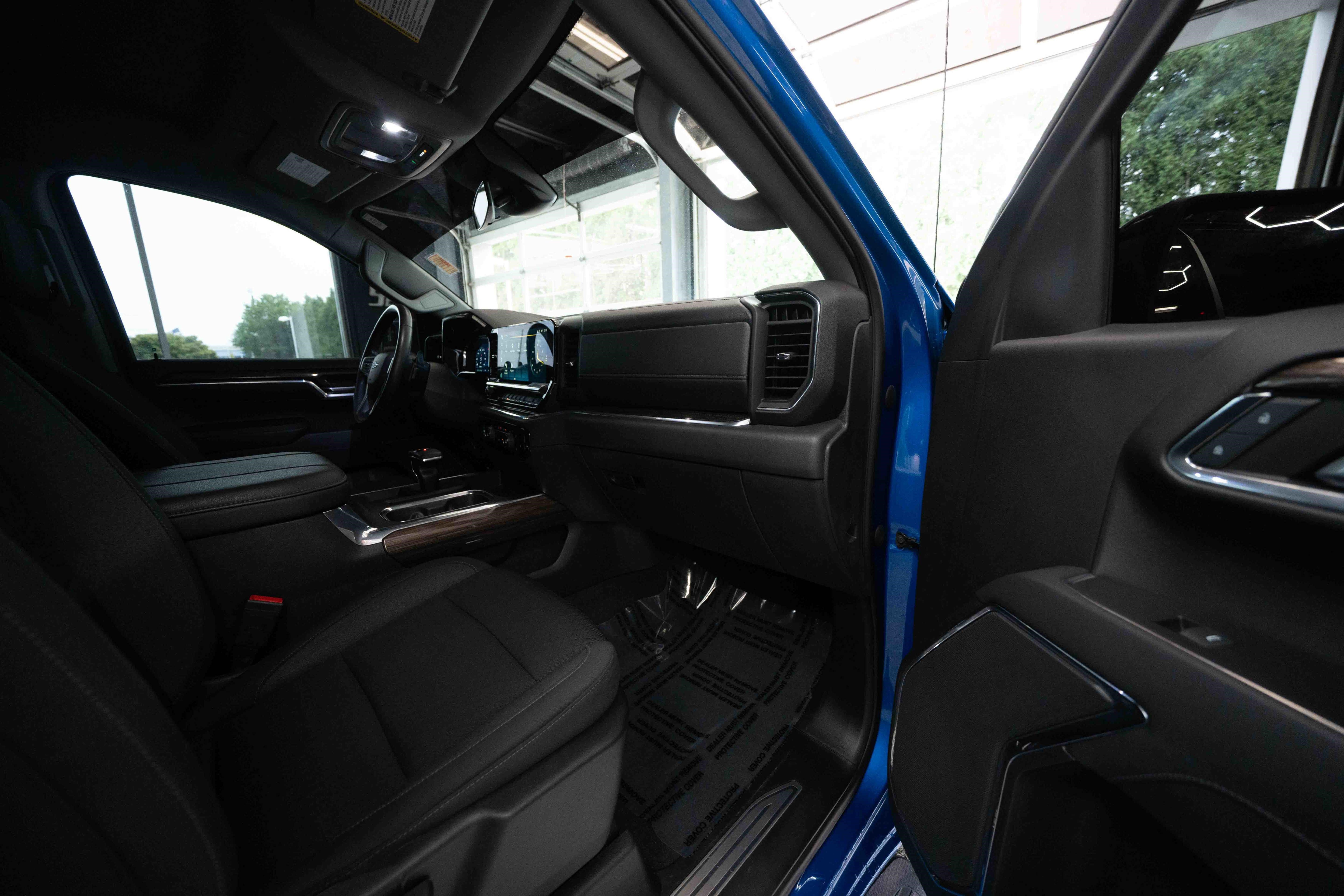 Used 2023 Chevrolet Silverado 1500 LT Trail Boss w/ Protection Package AWD/4WD image 24