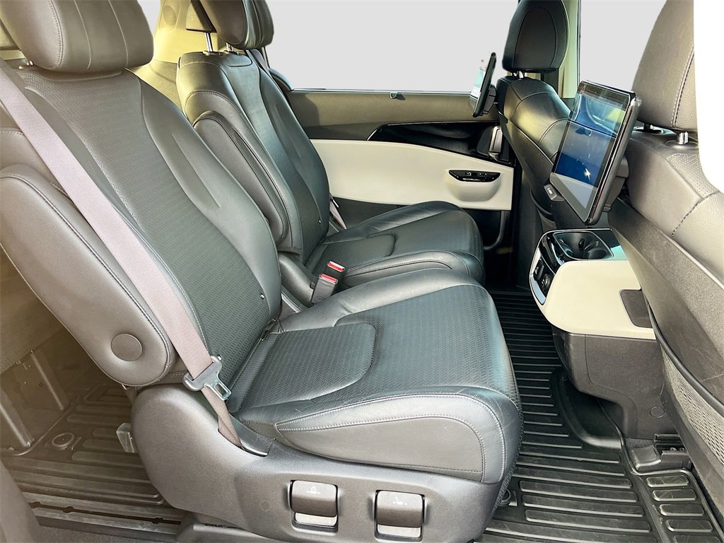 Used 2022 Kia Carnival SX Prestige image 30