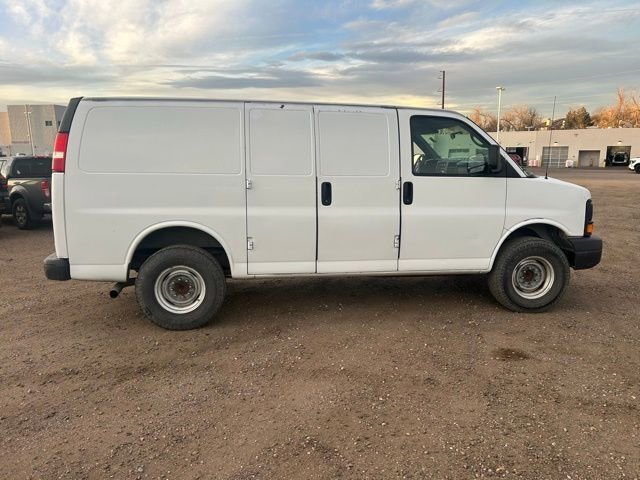 Used 2009 Chevrolet Express 3500 image 7