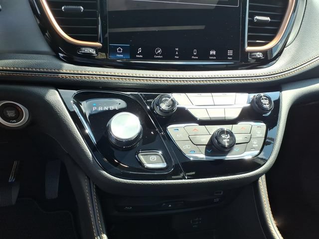 New 2027 Chrysler Pacifica Pinnacle FWD image 13