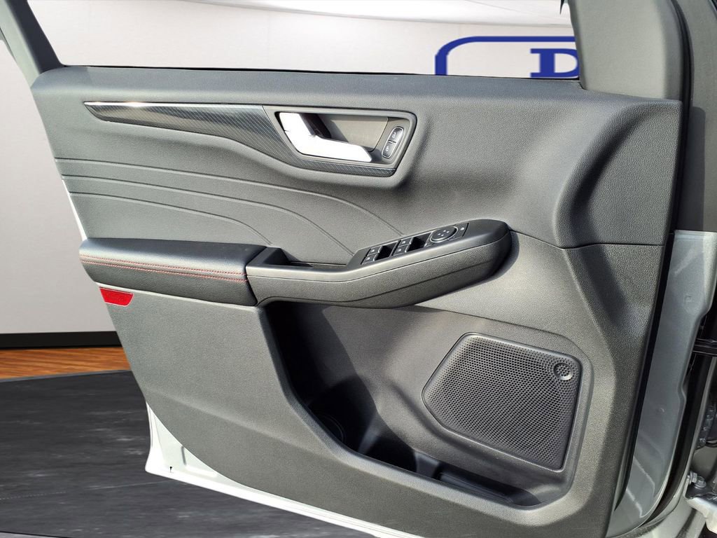 Used 2024 Ford Escape ST-Line w/ Cold Weather Package image 12