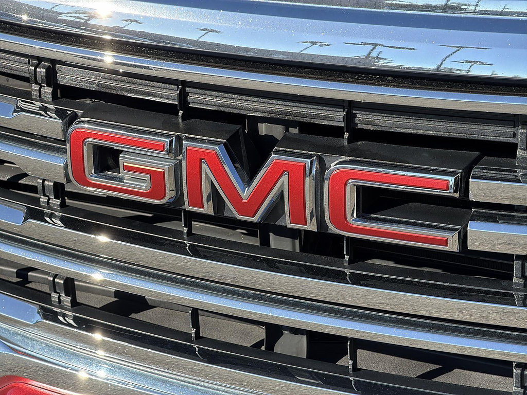 Used 2023 GMC Acadia SLE FWD image 29