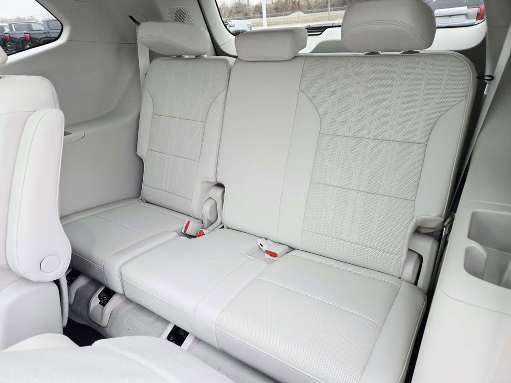 New 2026 Buick Enclave Avenir w/ Super Cruise Package image 14