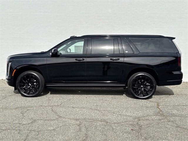 New 2026 Cadillac Escalade ESV Sport w/ LPO, ONYX Package image 2