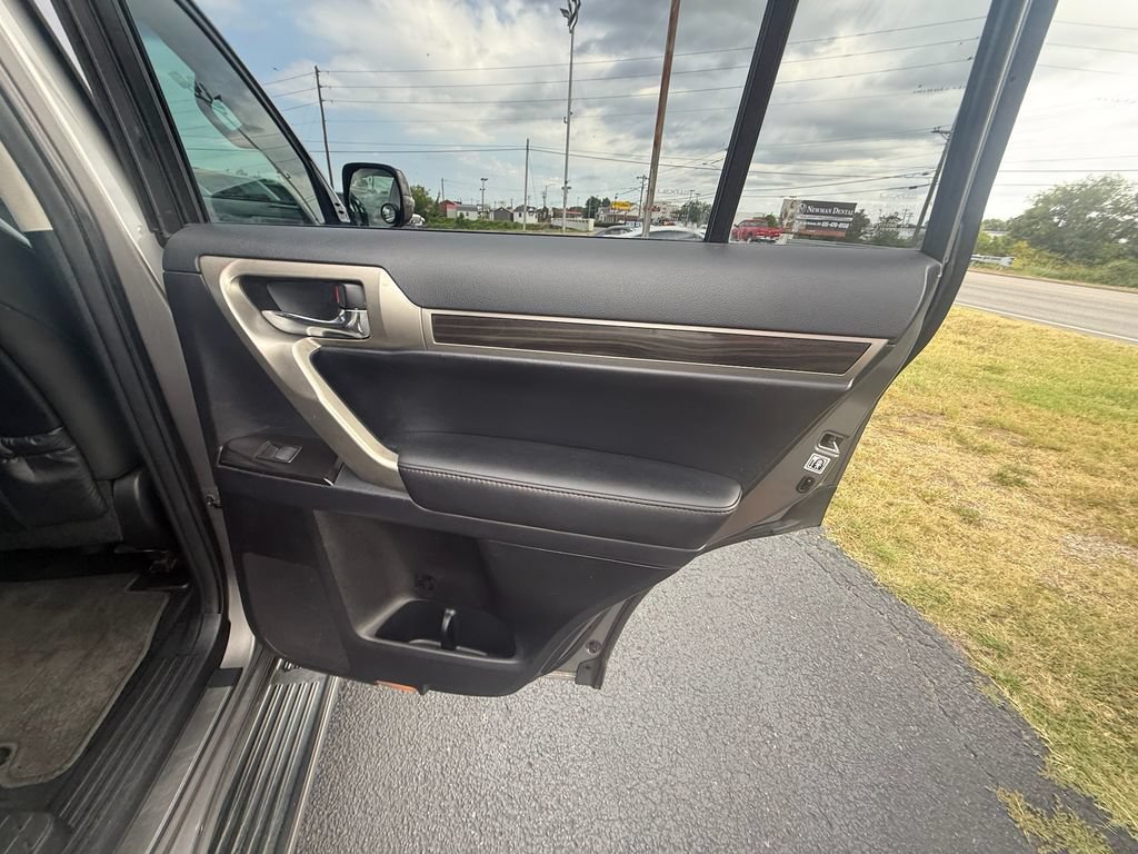 Used 2014 Lexus GX 460 AWD/4WD image 20