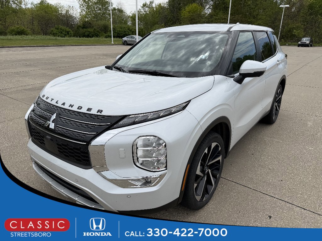 Used 2024 Mitsubishi Outlander SE