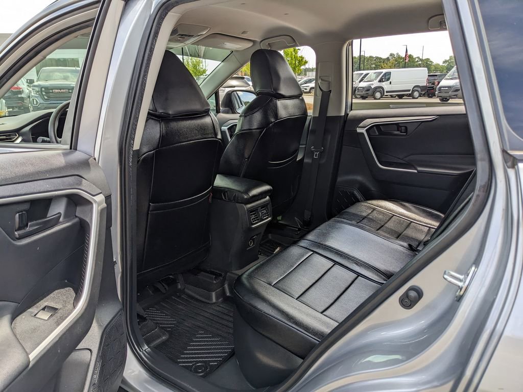 Used 2024 Toyota RAV4 LE AWD/4WD image 33